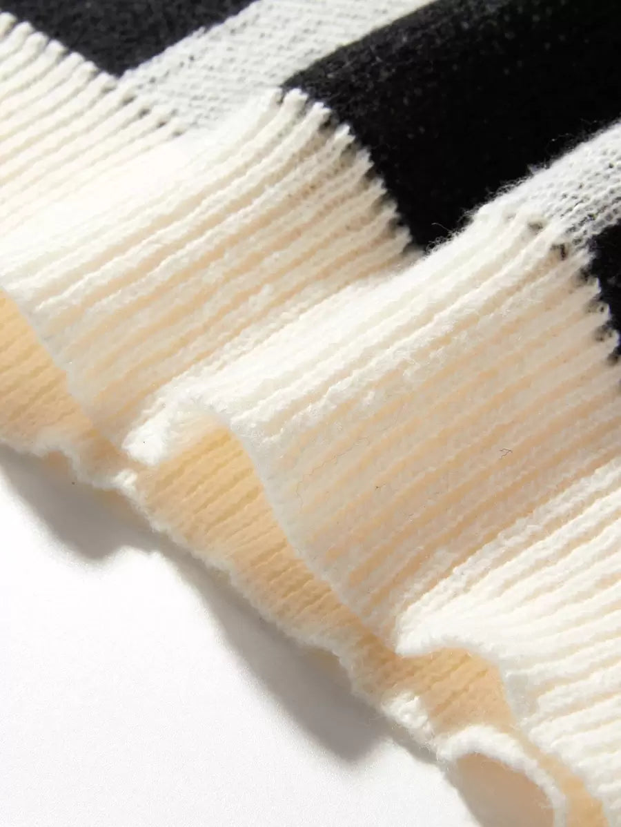 Manfinity Hypemode Casual men's sweater with Round neck, Long Sleeves, and Graphic detail